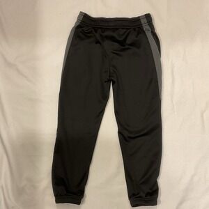 Kids Joggers Sweatpants Under Armour  Size 5 Youth Black Waist 20"inseam 17"‎